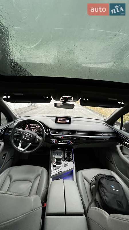 Внедорожник / Кроссовер Audi Q7 2017 в Хусте