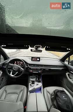 Внедорожник / Кроссовер Audi Q7 2017 в 