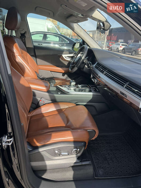 Внедорожник / Кроссовер Audi Q7 2016 в Луцке