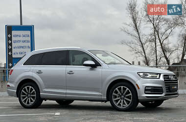 Внедорожник / Кроссовер Audi Q7 2017 в 