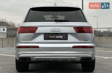 Внедорожник / Кроссовер Audi Q7 2017 в 