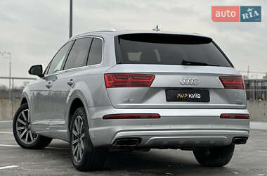 Внедорожник / Кроссовер Audi Q7 2017 в 