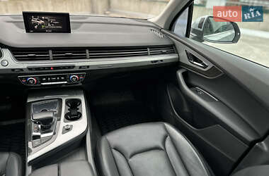 Внедорожник / Кроссовер Audi Q7 2017 в 