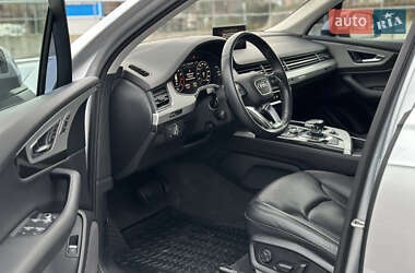 Внедорожник / Кроссовер Audi Q7 2017 в 