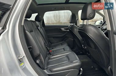 Внедорожник / Кроссовер Audi Q7 2017 в 
