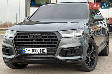 Внедорожник / Кроссовер Audi Q7 2017 в 