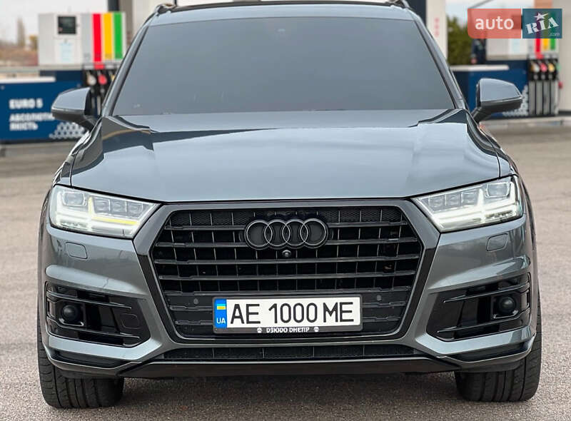 Позашляховик / Кросовер Audi Q7 2017 в Дніпрі