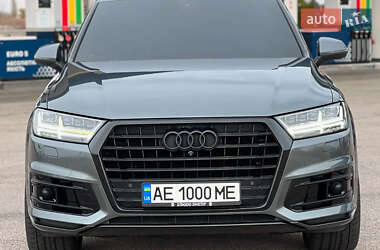 Внедорожник / Кроссовер Audi Q7 2017 в 
