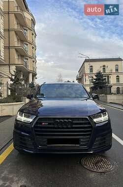 Внедорожник / Кроссовер Audi Q7 2018 в 