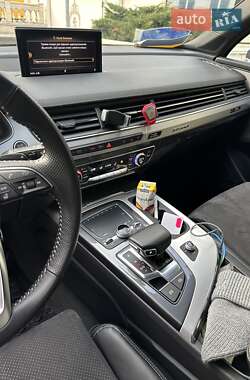 Внедорожник / Кроссовер Audi Q7 2018 в 