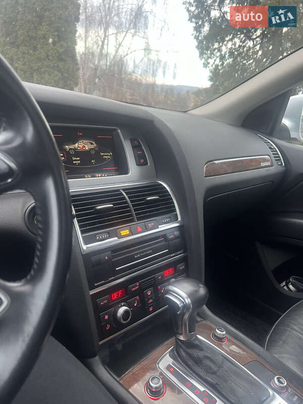 Позашляховик / Кросовер Audi Q7 2011 в Томашполі