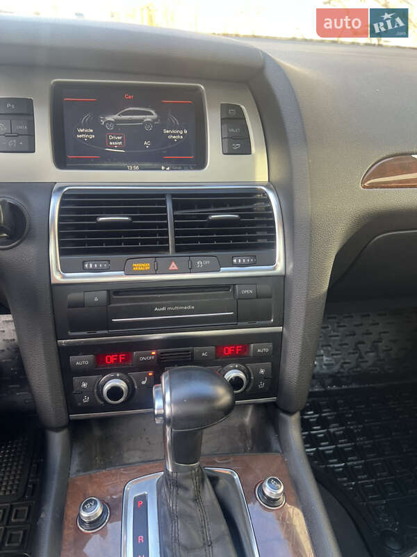 Позашляховик / Кросовер Audi Q7 2011 в Томашполі