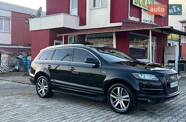 Внедорожник / Кроссовер Audi Q7 2015 в 