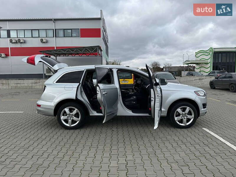 Позашляховик / Кросовер Audi Q7 2012 в Нововолинську