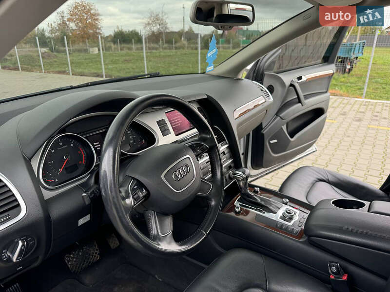 Позашляховик / Кросовер Audi Q7 2012 в Нововолинську