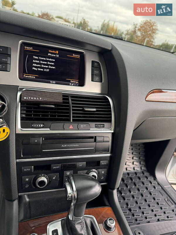 Позашляховик / Кросовер Audi Q7 2012 в Нововолинську