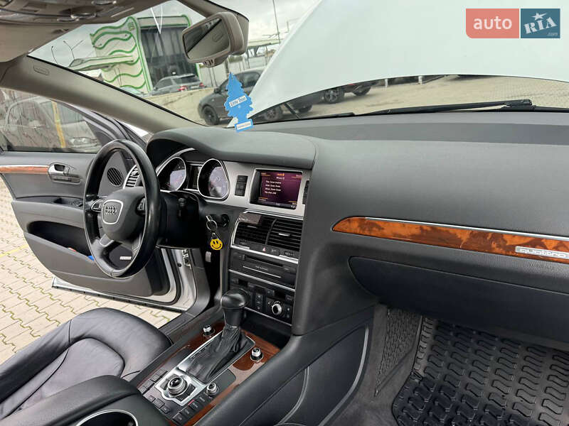 Позашляховик / Кросовер Audi Q7 2012 в Нововолинську