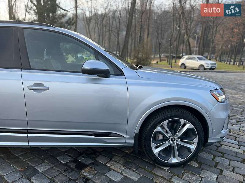 Внедорожник / Кроссовер Audi Q7 2021 в Киеве