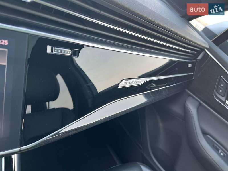Внедорожник / Кроссовер Audi Q7 2021 в Киеве
