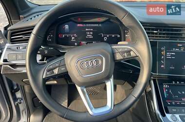 Позашляховик / Кросовер Audi Q7 2021 в 