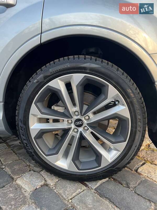 Внедорожник / Кроссовер Audi Q7 2021 в Киеве