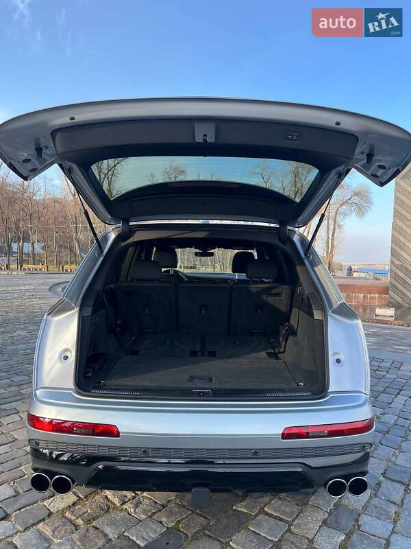 Внедорожник / Кроссовер Audi Q7 2021 в Киеве