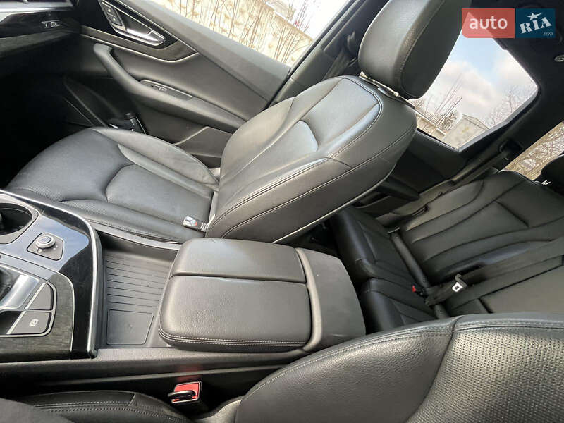 Внедорожник / Кроссовер Audi Q7 2018 в Ровно