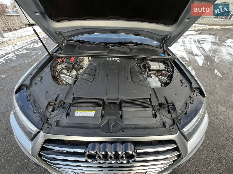 Внедорожник / Кроссовер Audi Q7 2018 в Ровно