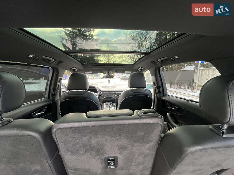 Внедорожник / Кроссовер Audi Q7 2018 в Ровно