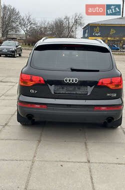 Позашляховик / Кросовер Audi Q7 2009 в 