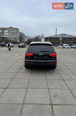 Позашляховик / Кросовер Audi Q7 2009 в 