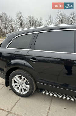 Позашляховик / Кросовер Audi Q7 2009 в 