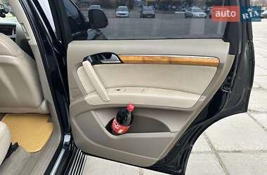Позашляховик / Кросовер Audi Q7 2009 в 