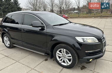 Позашляховик / Кросовер Audi Q7 2009 в 
