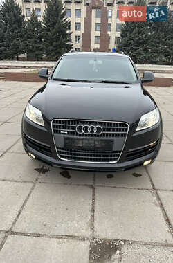 Позашляховик / Кросовер Audi Q7 2009 в 