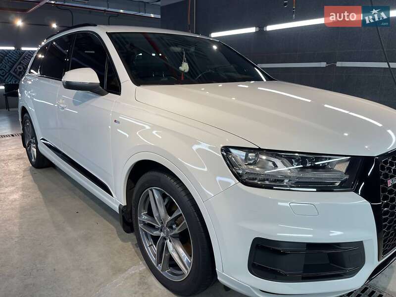 Внедорожник / Кроссовер Audi Q7 2017 в Николаевском