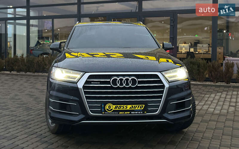 Внедорожник / Кроссовер Audi Q7 2016 в 