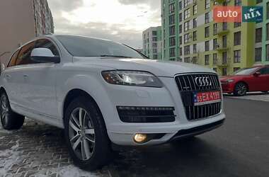 Позашляховик / Кросовер Audi Q7 2015 в Рівному