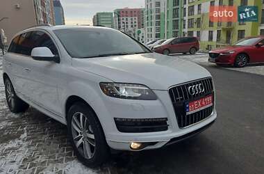 Позашляховик / Кросовер Audi Q7 2015 в Рівному