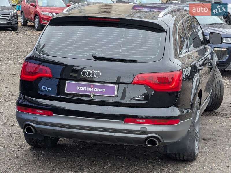 Позашляховик / Кросовер Audi Q7 2013 в Києві
