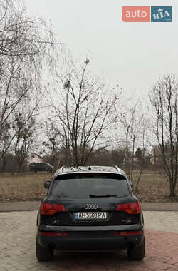 Позашляховик / Кросовер Audi Q7 2007 в 