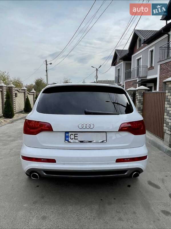 Позашляховик / Кросовер Audi Q7 2015 в Ужгороді