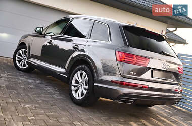 Позашляховик / Кросовер Audi Q7 2018 в 