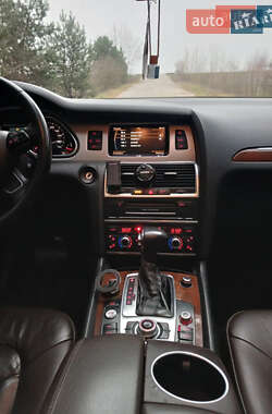 Внедорожник / Кроссовер Audi Q7 2013 в 