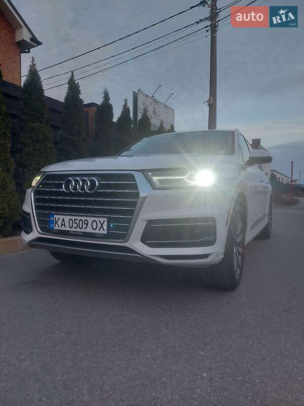 Внедорожник / Кроссовер Audi Q7 2018 в Киеве