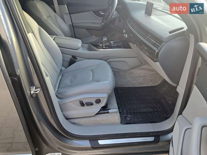 Позашляховик / Кросовер Audi Q7 2016 в Хмельницькому