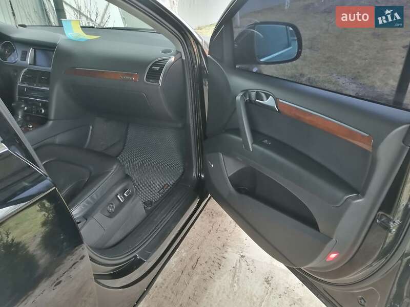 Внедорожник / Кроссовер Audi Q7 2013 в Луцке