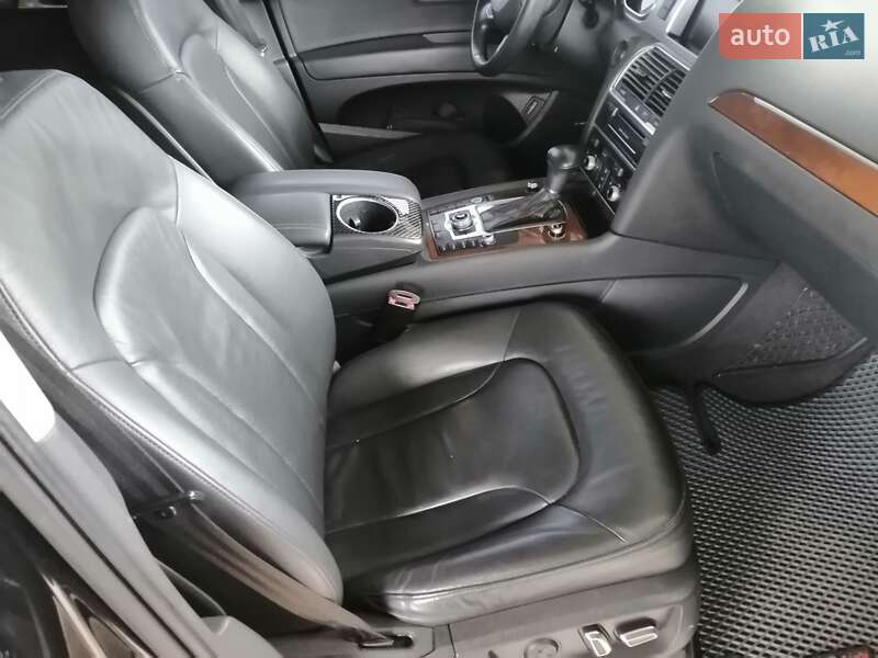 Внедорожник / Кроссовер Audi Q7 2013 в Луцке