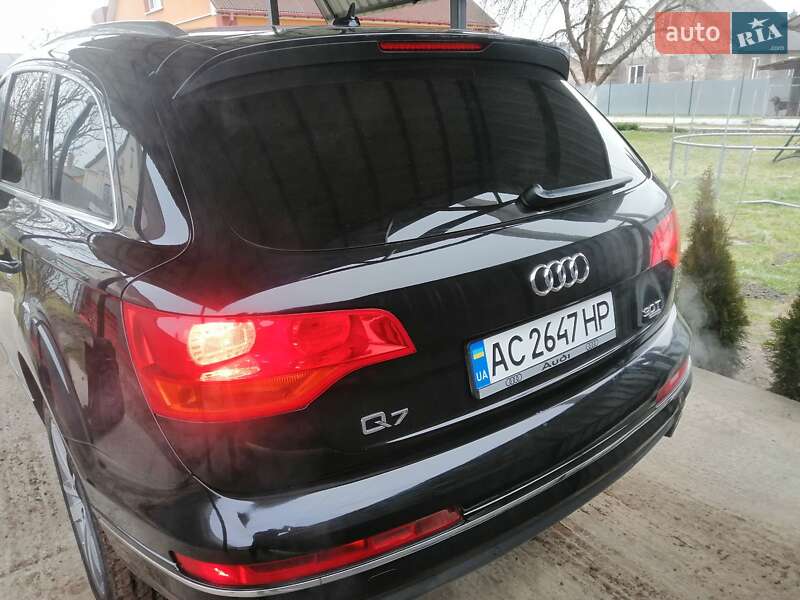 Внедорожник / Кроссовер Audi Q7 2013 в Луцке