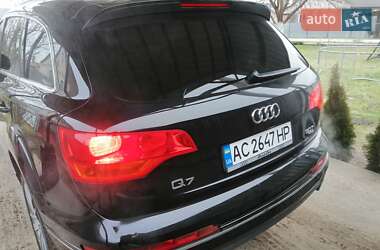 Позашляховик / Кросовер Audi Q7 2013 в 